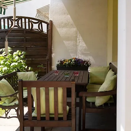 Fresh With Terrace + Free Parking Appartement *