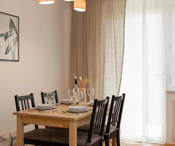 Lägenhet Fresh With Terrace + Free Parking Graz